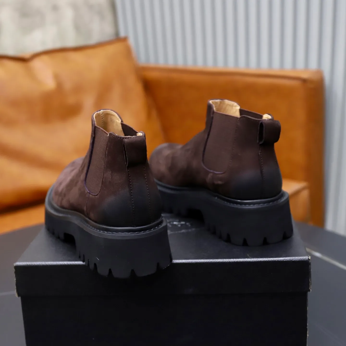 Men's shoes: 580💰🙅‍♂️🙅‍♂️🙅‍♂️ Brand: PRADA Standard code: 38-44 (45 customized) Grade: Same as the official website Material: Original high-grade high-mercerized light Comfortable and breathable pigskin lining Non-slip soft wear-resistant outsole Style category: Men's fashionable casual boots Distinguished luxury brand elements Top luxury Color: actual picture color